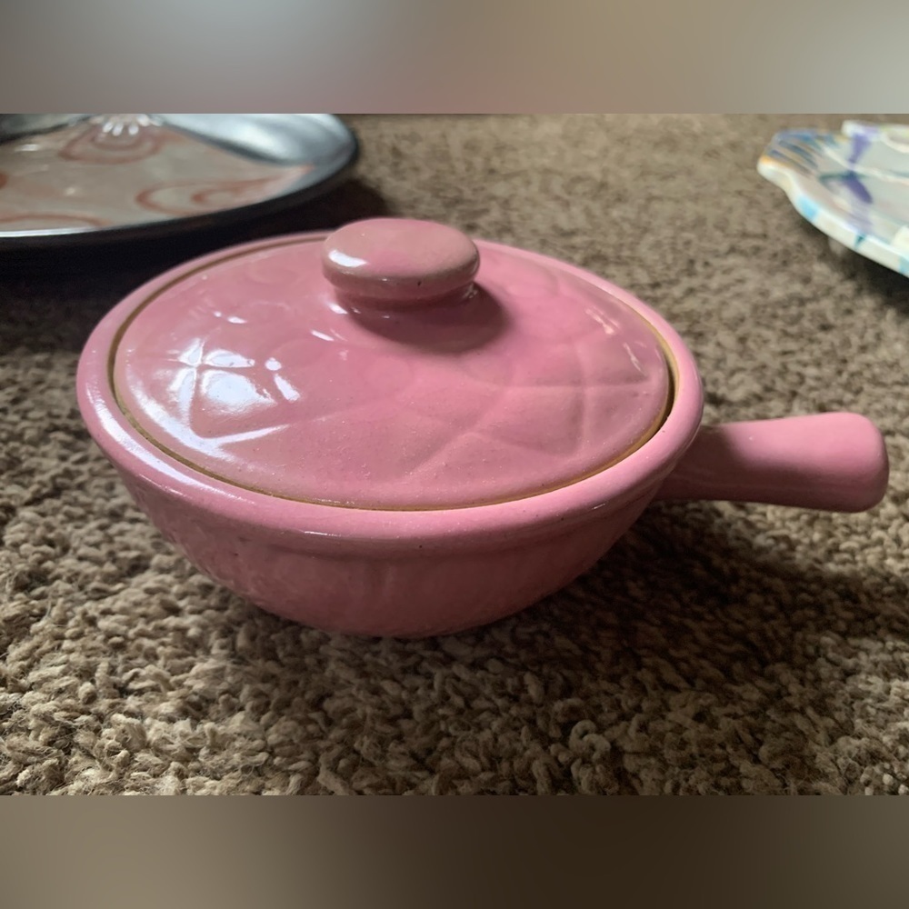 Vintage Loops Small Casserole w/Lid by Watt Pottery